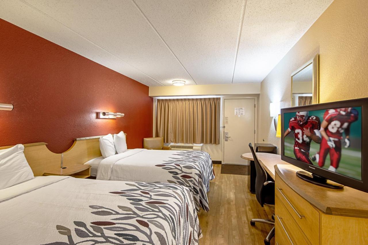 Red Roof Inn Greensboro Coliseum Екстер'єр фото