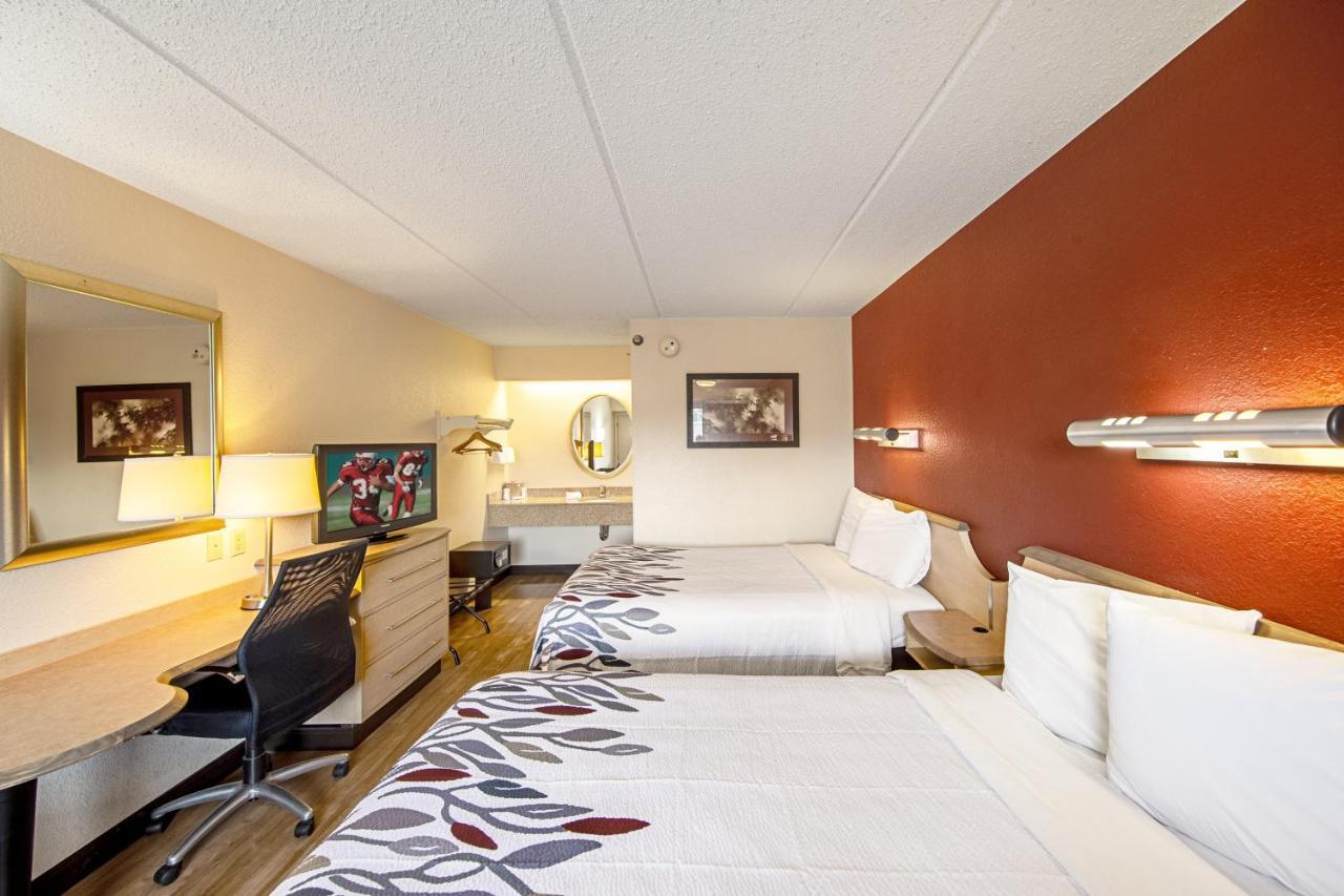 Red Roof Inn Greensboro Coliseum Екстер'єр фото