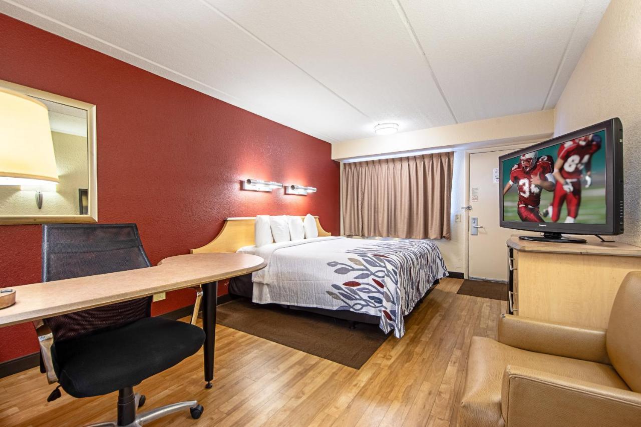 Red Roof Inn Greensboro Coliseum Екстер'єр фото